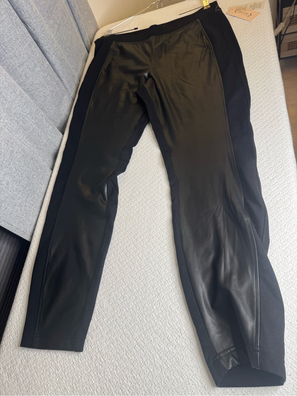 Pants Subcategory Classification - Picture 4 of 7